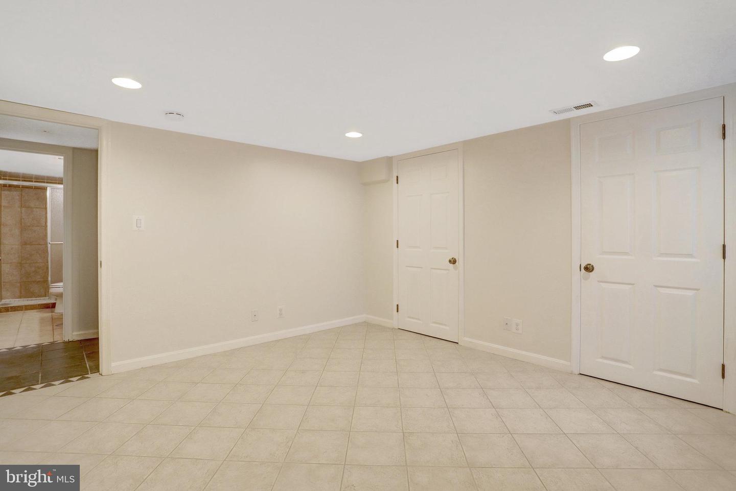 3004 S COLUMBUS ST S #A2, ARLINGTON, Virginia 22206, 2 Bedrooms Bedrooms, ,2 BathroomsBathrooms,Residential,For sale,3004 S COLUMBUS ST S #A2,VAAR2060310 MLS # VAAR2060310