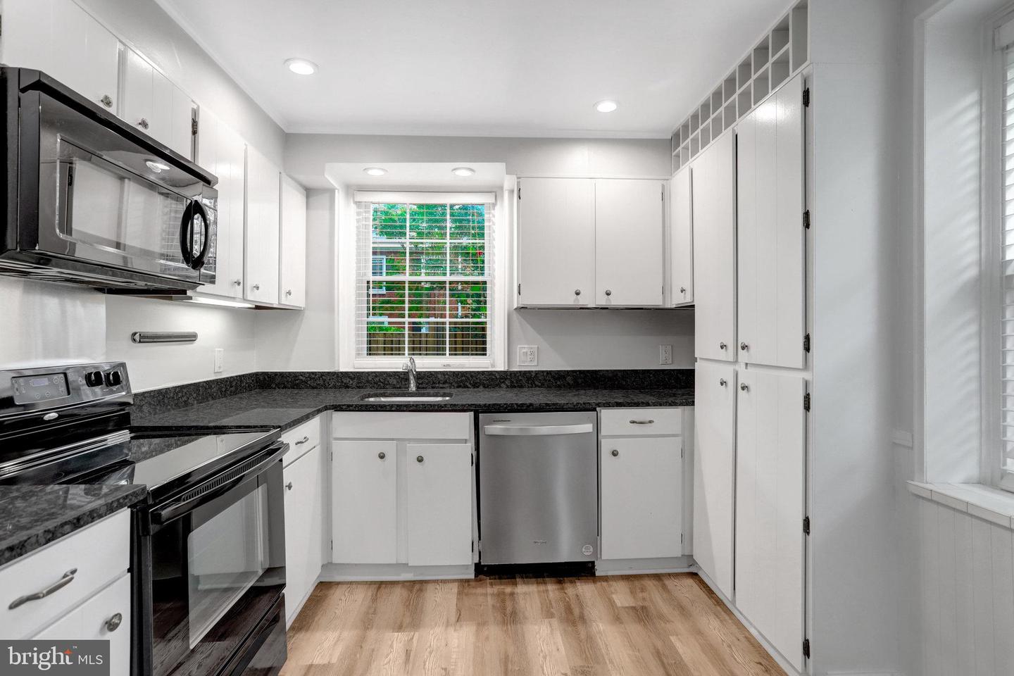 3004 S COLUMBUS ST S #A2, ARLINGTON, Virginia 22206, 2 Bedrooms Bedrooms, ,2 BathroomsBathrooms,Residential,For sale,3004 S COLUMBUS ST S #A2,VAAR2060310 MLS # VAAR2060310