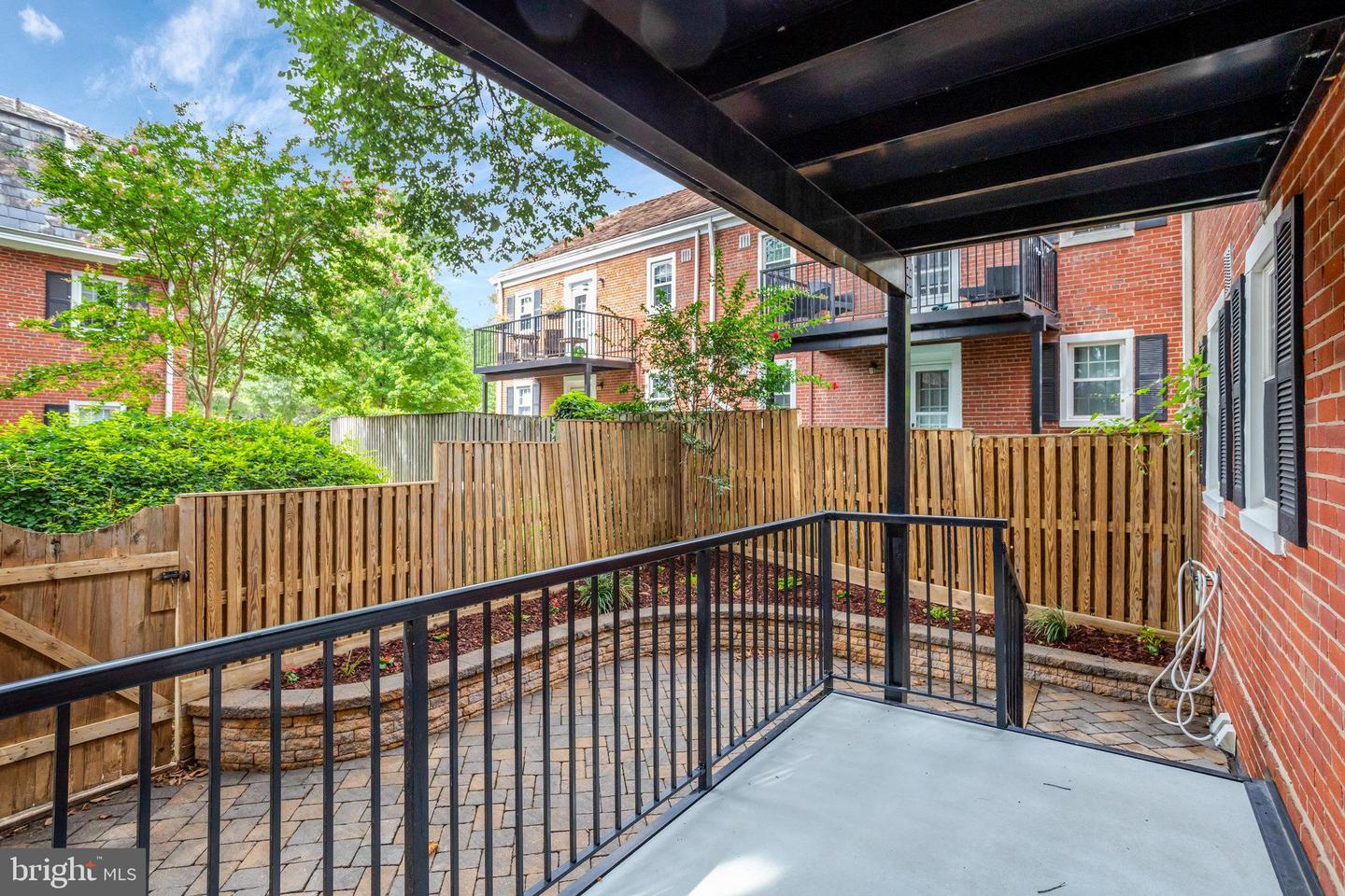 3004 S COLUMBUS ST S #A2, ARLINGTON, Virginia 22206, 2 Bedrooms Bedrooms, ,2 BathroomsBathrooms,Residential,For sale,3004 S COLUMBUS ST S #A2,VAAR2060310 MLS # VAAR2060310