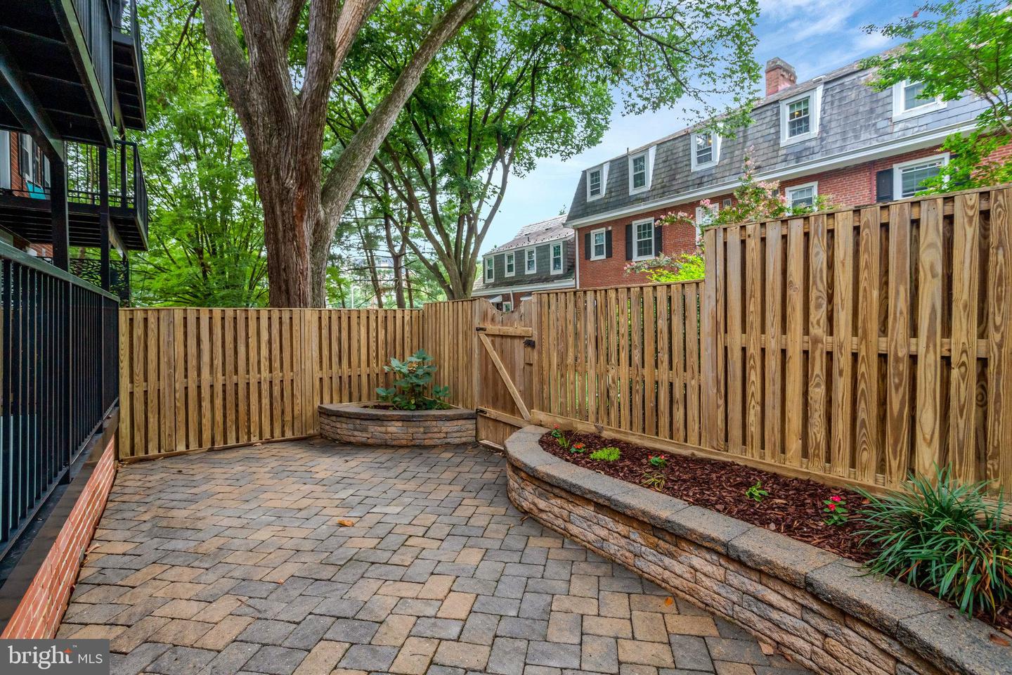 3004 S COLUMBUS ST S #A2, ARLINGTON, Virginia 22206, 2 Bedrooms Bedrooms, ,2 BathroomsBathrooms,Residential,For sale,3004 S COLUMBUS ST S #A2,VAAR2060310 MLS # VAAR2060310