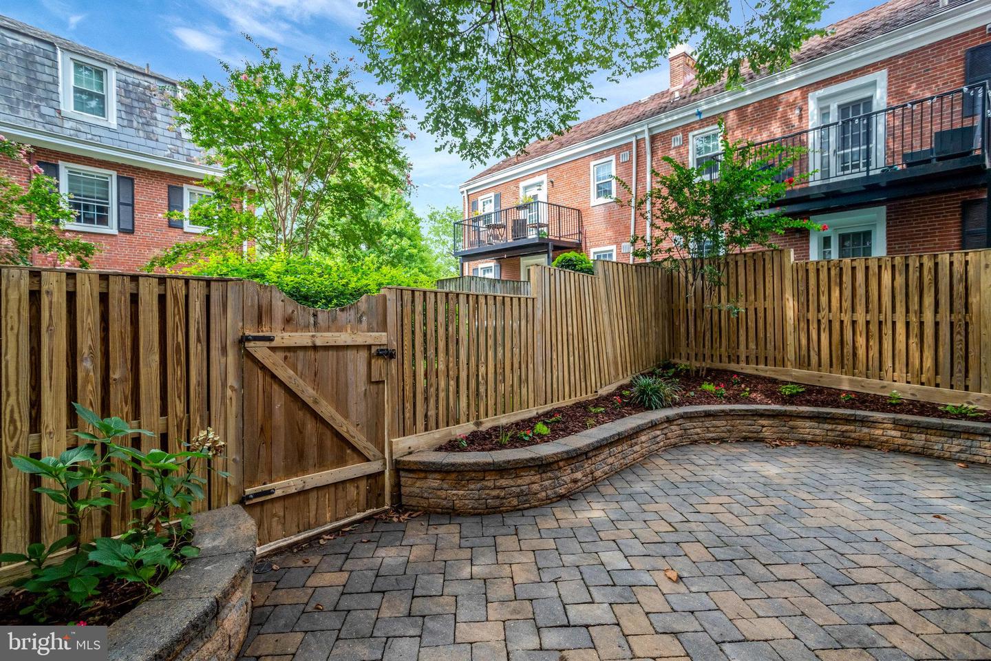 3004 S COLUMBUS ST S #A2, ARLINGTON, Virginia 22206, 2 Bedrooms Bedrooms, ,2 BathroomsBathrooms,Residential,For sale,3004 S COLUMBUS ST S #A2,VAAR2060310 MLS # VAAR2060310