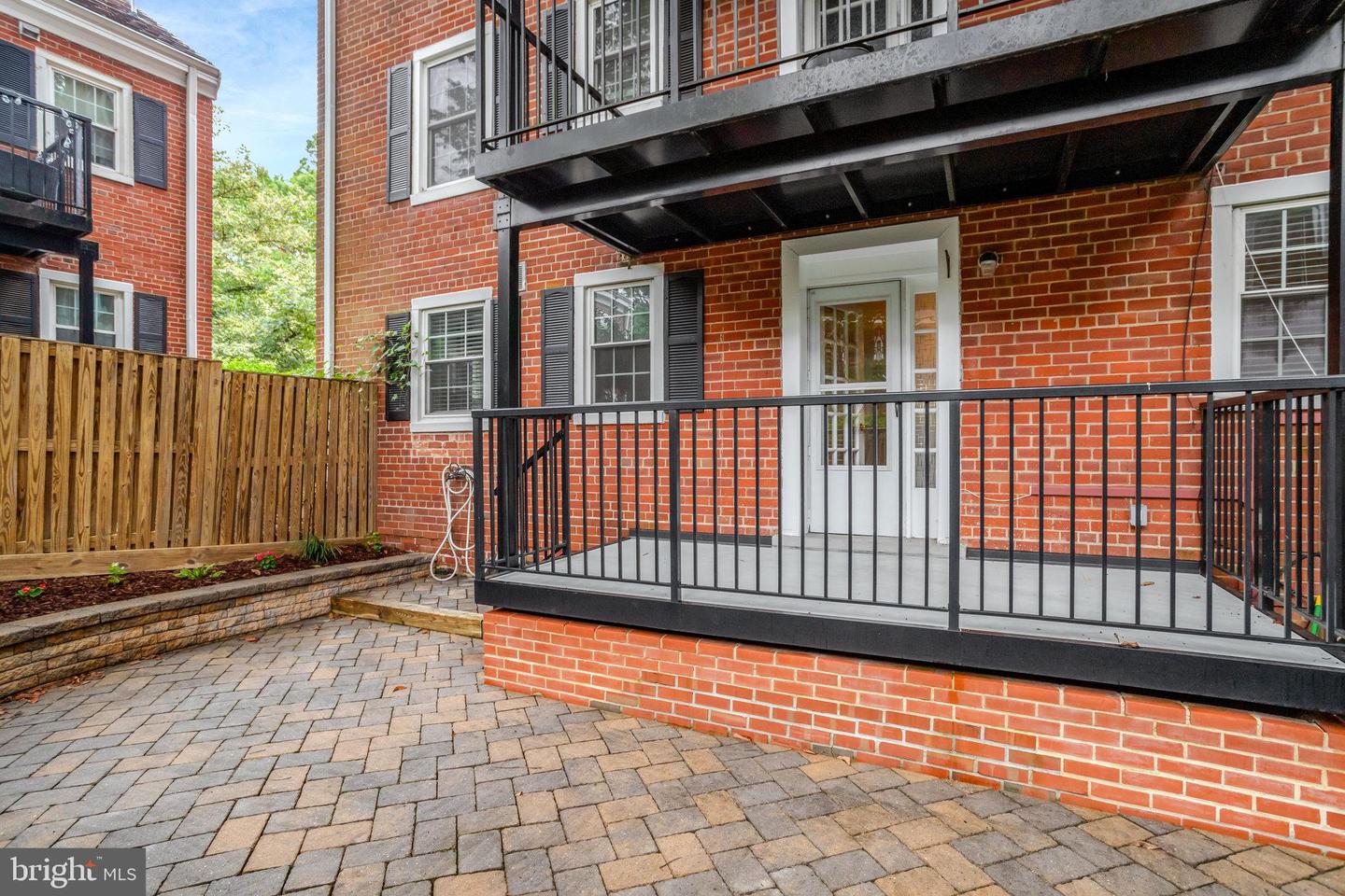 3004 S COLUMBUS ST S #A2, ARLINGTON, Virginia 22206, 2 Bedrooms Bedrooms, ,2 BathroomsBathrooms,Residential,For sale,3004 S COLUMBUS ST S #A2,VAAR2060310 MLS # VAAR2060310