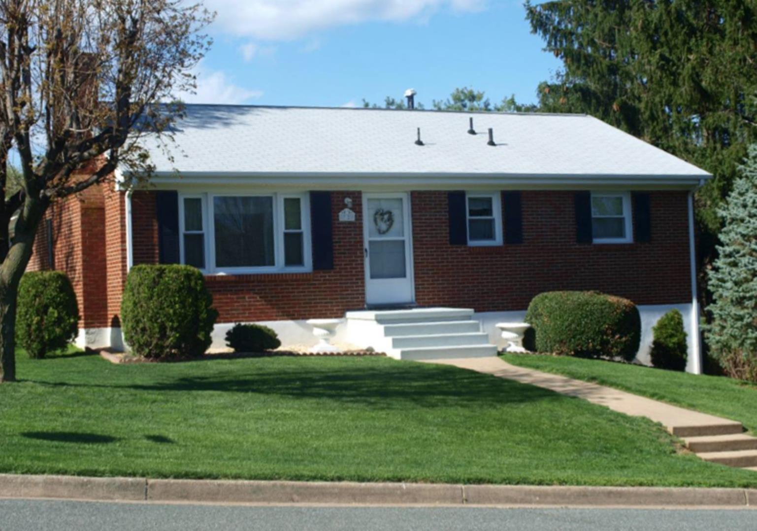 72 HUDSON AVE, STAUNTON, Virginia 24401, 3 Bedrooms Bedrooms, ,2 BathroomsBathrooms,Residential,72 HUDSON AVE,668046 MLS # 668046
