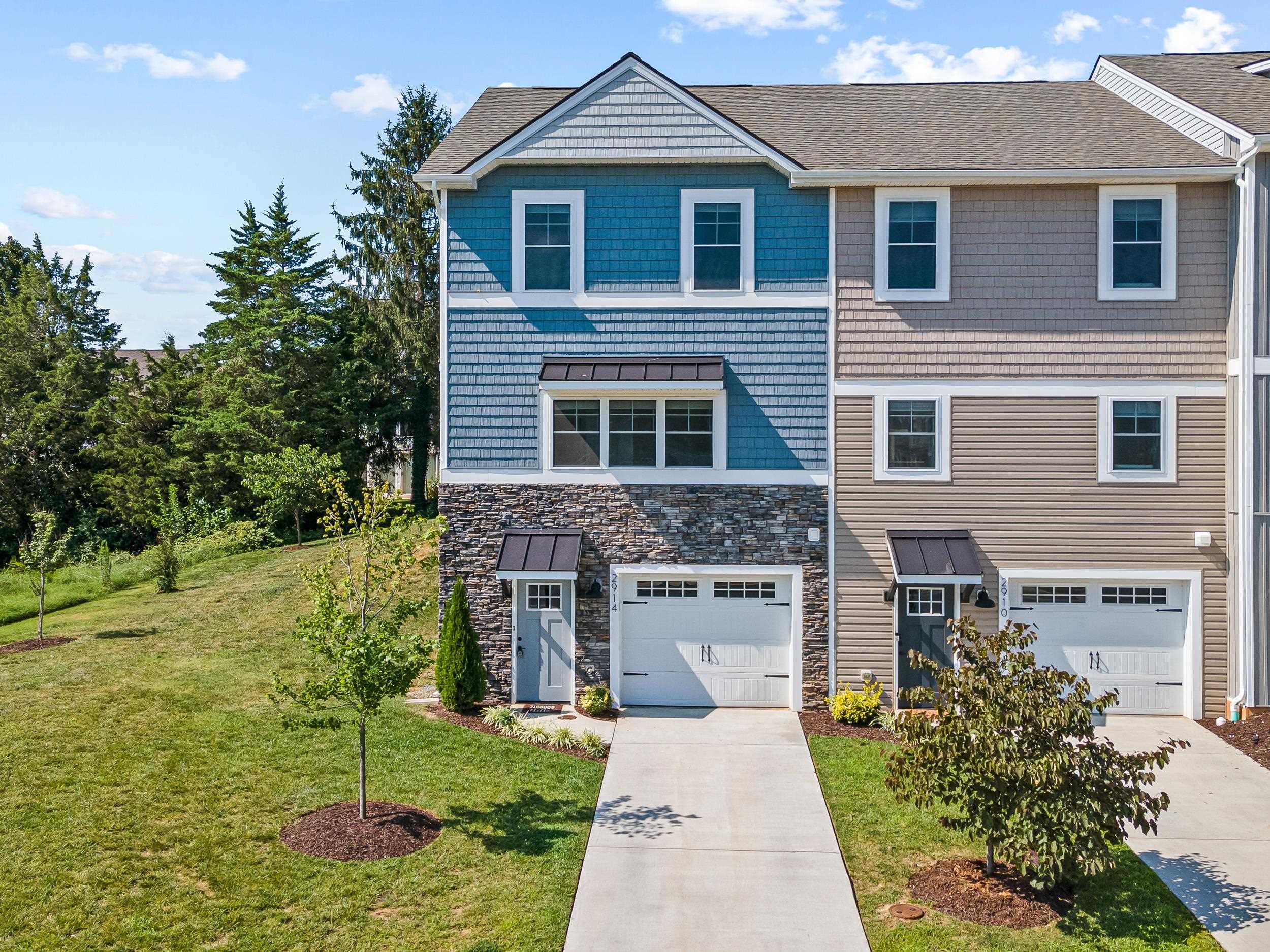 2914 BELGIAN DR, ROCKINGHAM, Virginia 22801, 4 Bedrooms Bedrooms, ,3 BathroomsBathrooms,Residential,2914 BELGIAN DR,668052 MLS # 668052