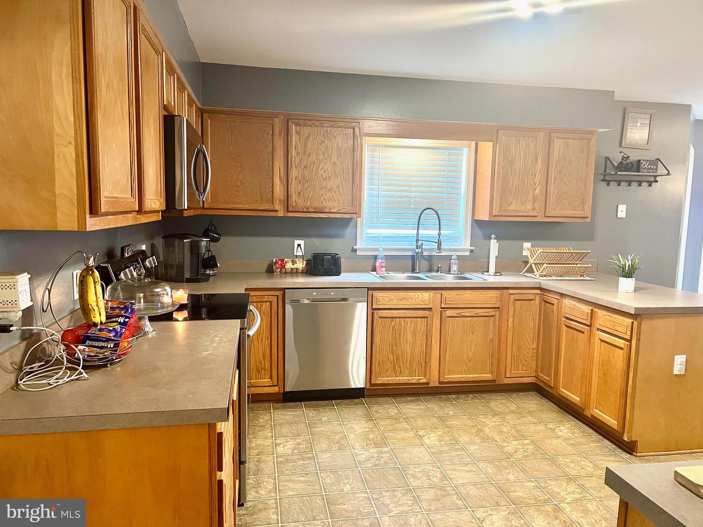 17034, 17030, 17046 LEE HWY, AMISSVILLE, Virginia 20106, 3 Bedrooms Bedrooms, ,3 BathroomsBathrooms,Residential,For sale,17034, 17030, 17046 LEE HWY,VACU2011098 MLS # VACU2011098