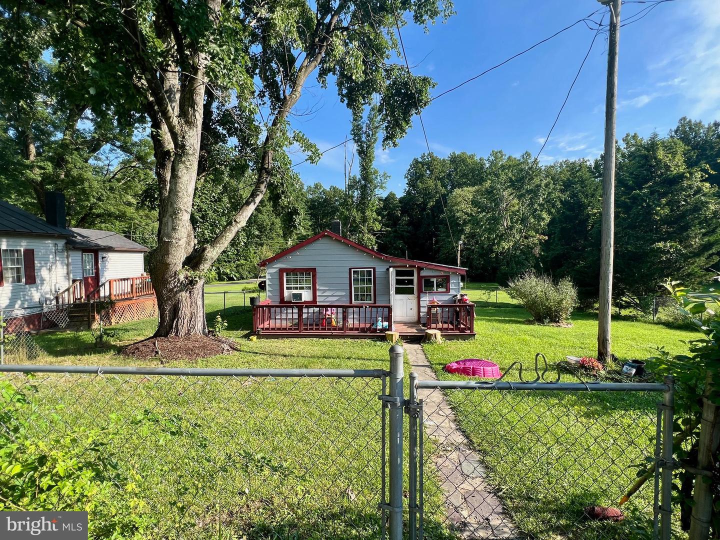 17034, 17030, 17046 LEE HWY, AMISSVILLE, Virginia 20106, 3 Bedrooms Bedrooms, ,3 BathroomsBathrooms,Residential,For sale,17034, 17030, 17046 LEE HWY,VACU2011098 MLS # VACU2011098
