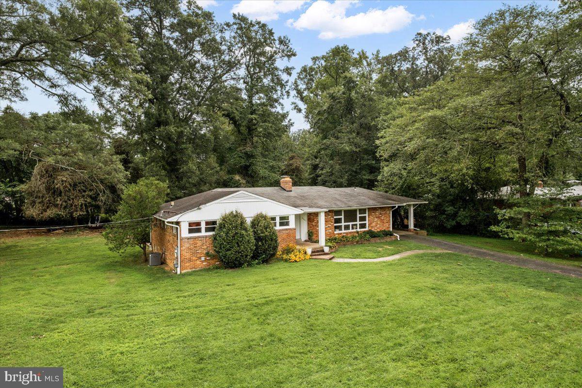 9401 FOREST HAVEN DR, ALEXANDRIA, Virginia 22309, 4 Bedrooms Bedrooms, ,3 BathroomsBathrooms,Residential,For sale,9401 FOREST HAVEN DR,VAFX2258772 MLS # VAFX2258772