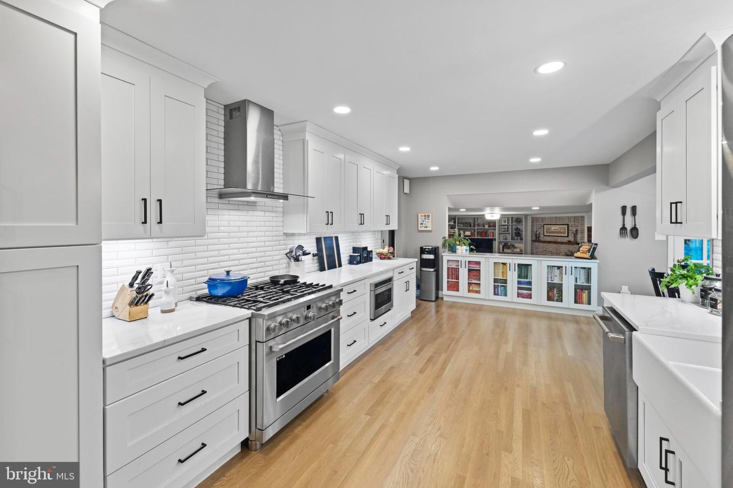 7054 IDYLWOOD RD, FALLS CHURCH, Virginia 22043, 7 Bedrooms Bedrooms, ,4 BathroomsBathrooms,Residential,For sale,7054 IDYLWOOD RD,VAFX2259710 MLS # VAFX2259710