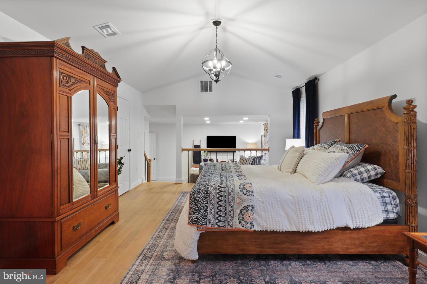 7054 IDYLWOOD RD, FALLS CHURCH, Virginia 22043, 7 Bedrooms Bedrooms, ,4 BathroomsBathrooms,Residential,For sale,7054 IDYLWOOD RD,VAFX2259710 MLS # VAFX2259710