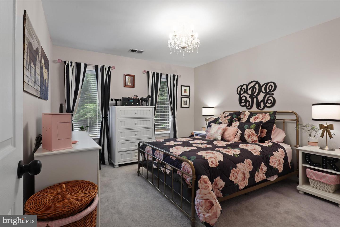 7054 IDYLWOOD RD, FALLS CHURCH, Virginia 22043, 7 Bedrooms Bedrooms, ,4 BathroomsBathrooms,Residential,For sale,7054 IDYLWOOD RD,VAFX2259710 MLS # VAFX2259710