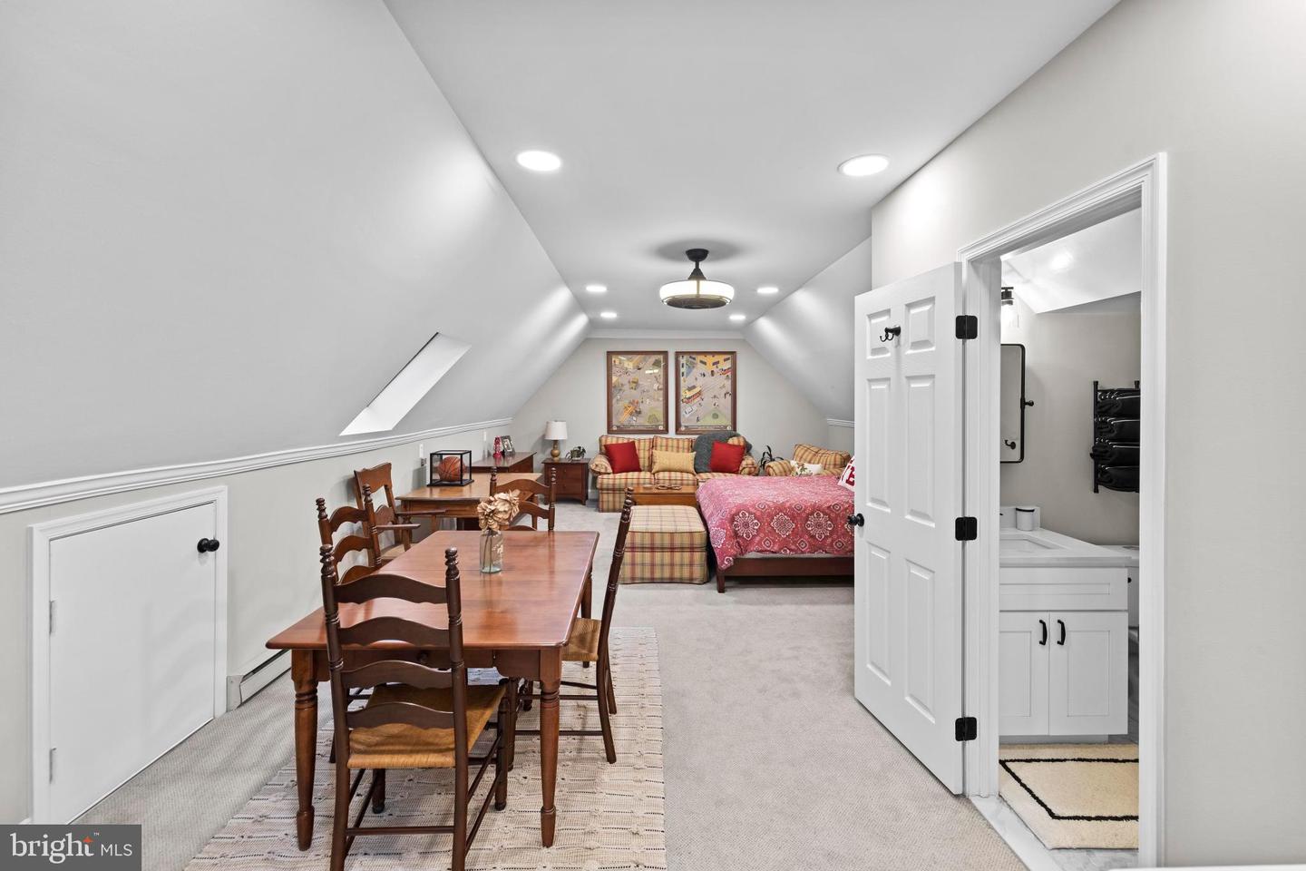 7054 IDYLWOOD RD, FALLS CHURCH, Virginia 22043, 7 Bedrooms Bedrooms, ,4 BathroomsBathrooms,Residential,For sale,7054 IDYLWOOD RD,VAFX2259710 MLS # VAFX2259710