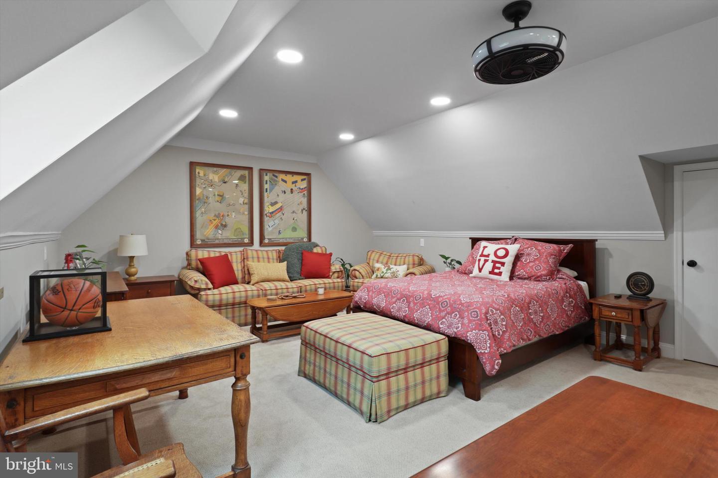 7054 IDYLWOOD RD, FALLS CHURCH, Virginia 22043, 7 Bedrooms Bedrooms, ,4 BathroomsBathrooms,Residential,For sale,7054 IDYLWOOD RD,VAFX2259710 MLS # VAFX2259710
