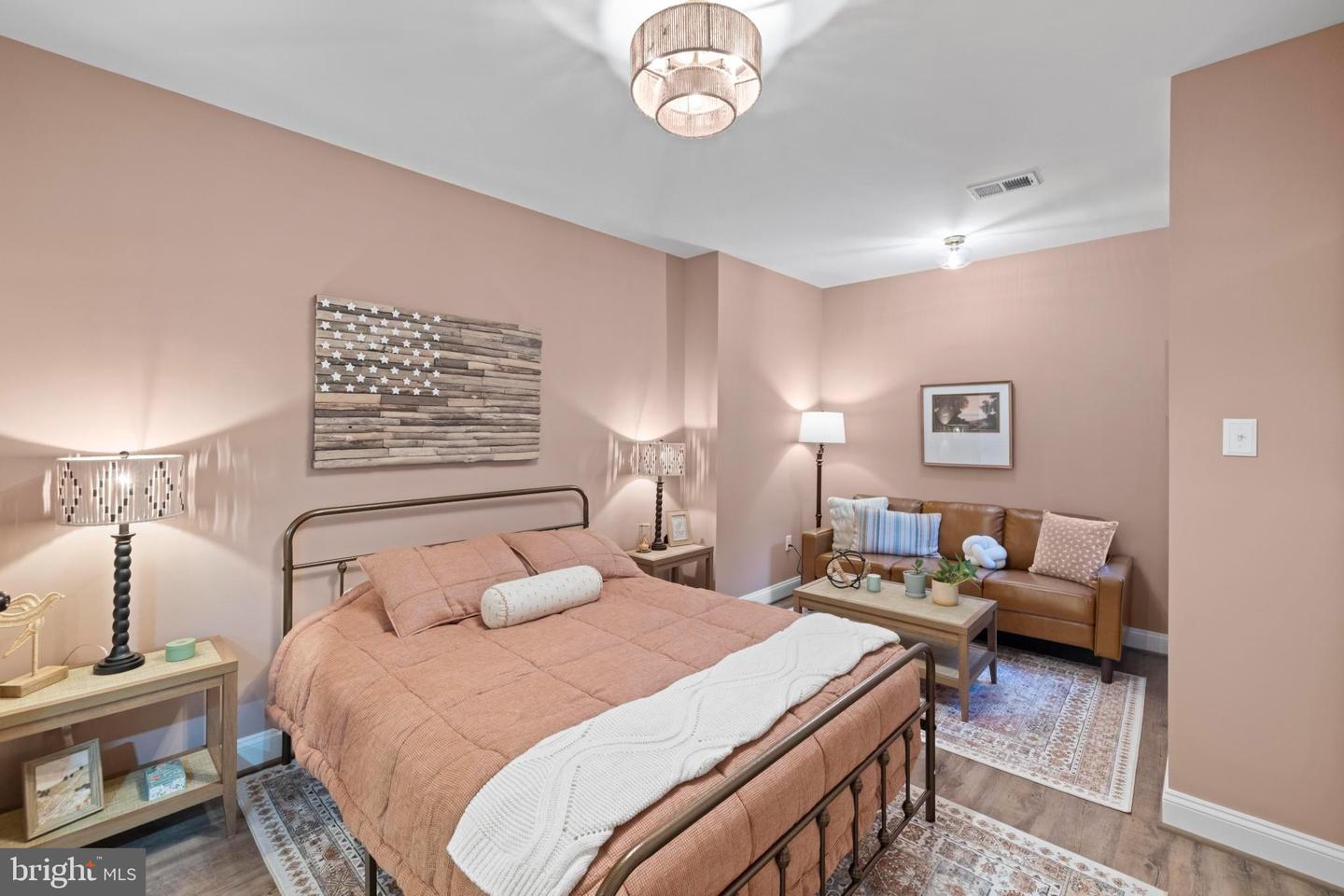 7054 IDYLWOOD RD, FALLS CHURCH, Virginia 22043, 7 Bedrooms Bedrooms, ,4 BathroomsBathrooms,Residential,For sale,7054 IDYLWOOD RD,VAFX2259710 MLS # VAFX2259710