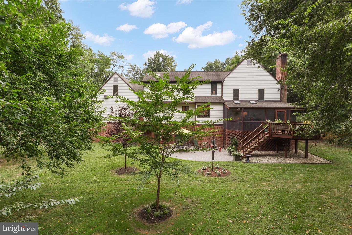 7054 IDYLWOOD RD, FALLS CHURCH, Virginia 22043, 7 Bedrooms Bedrooms, ,4 BathroomsBathrooms,Residential,For sale,7054 IDYLWOOD RD,VAFX2259710 MLS # VAFX2259710