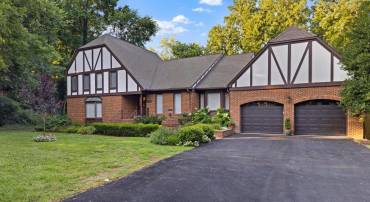 7054 IDYLWOOD RD, FALLS CHURCH, Virginia 22043, 7 Bedrooms Bedrooms, ,4 BathroomsBathrooms,Residential,For sale,7054 IDYLWOOD RD,VAFX2259710 MLS # VAFX2259710