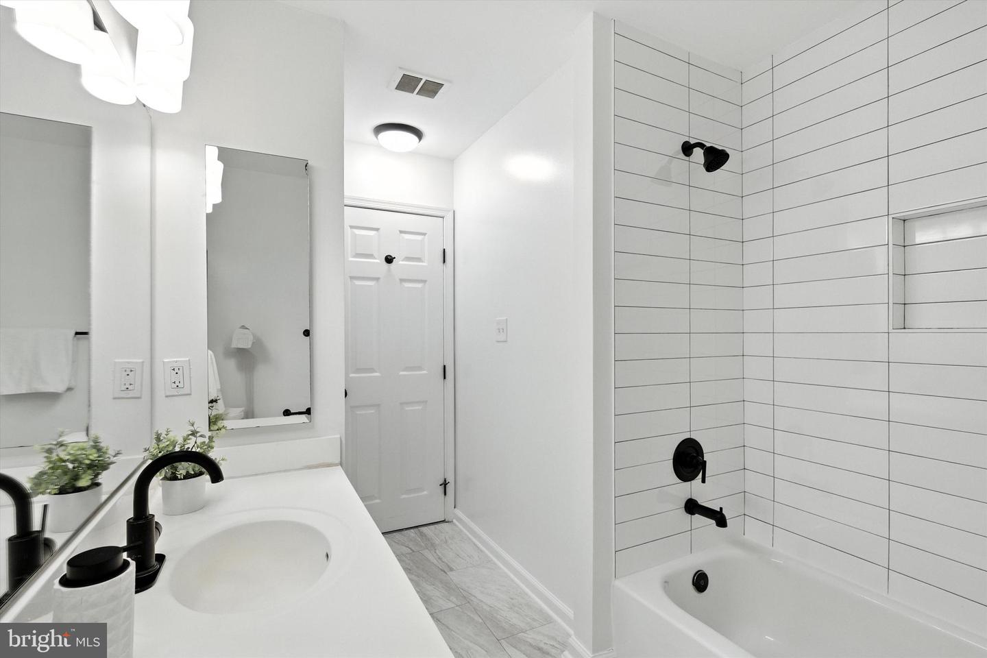 7495 GADSBY SQ, ALEXANDRIA, Virginia 22315, 3 Bedrooms Bedrooms, ,2 BathroomsBathrooms,Residential,For sale,7495 GADSBY SQ,VAFX2260262 MLS # VAFX2260262