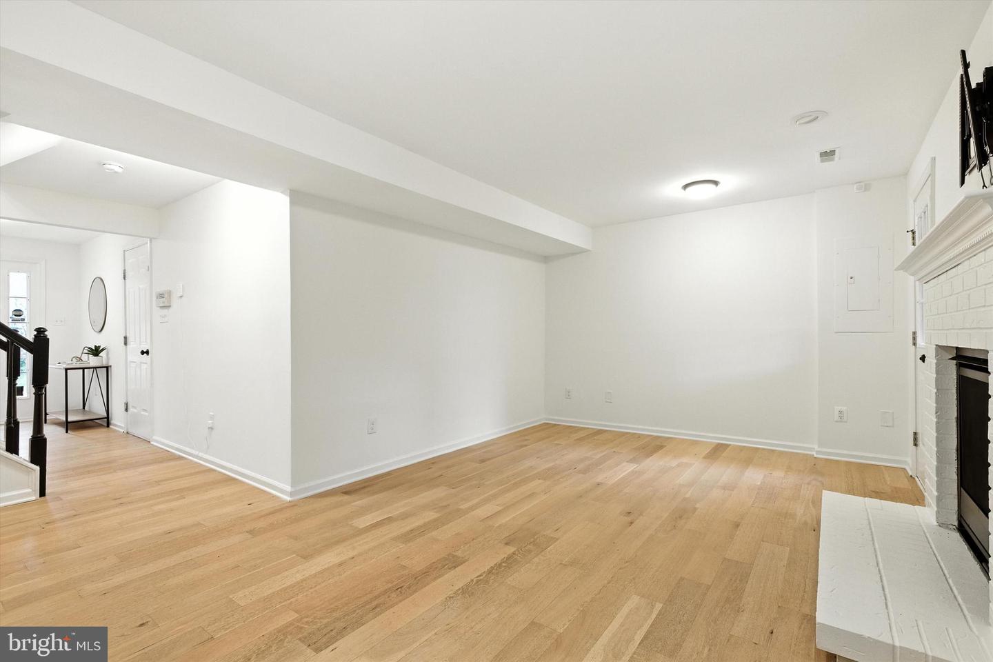 7495 GADSBY SQ, ALEXANDRIA, Virginia 22315, 3 Bedrooms Bedrooms, ,2 BathroomsBathrooms,Residential,For sale,7495 GADSBY SQ,VAFX2260262 MLS # VAFX2260262