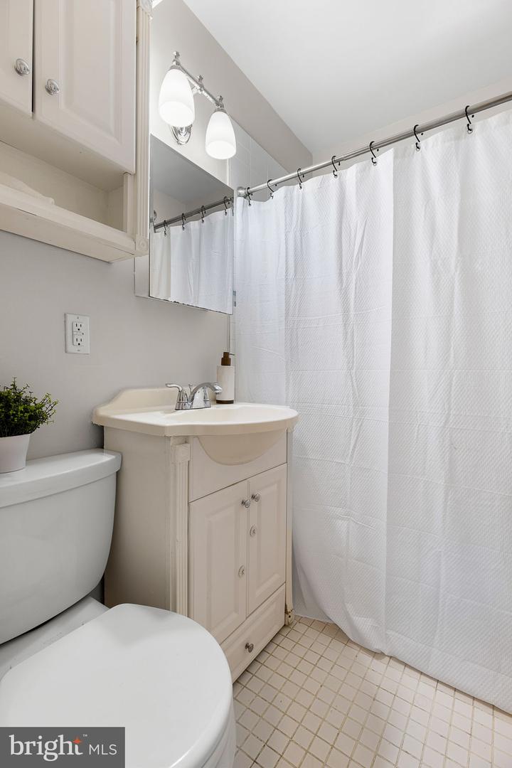 6529 VIRGINIA HILLS AVE, ALEXANDRIA, Virginia 22310, 3 Bedrooms Bedrooms, ,1 BathroomBathrooms,Residential,For sale,6529 VIRGINIA HILLS AVE,VAFX2260364 MLS # VAFX2260364