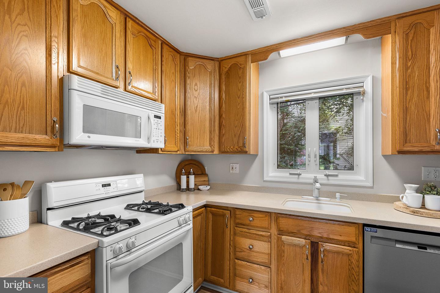 6529 VIRGINIA HILLS AVE, ALEXANDRIA, Virginia 22310, 3 Bedrooms Bedrooms, ,1 BathroomBathrooms,Residential,For sale,6529 VIRGINIA HILLS AVE,VAFX2260364 MLS # VAFX2260364
