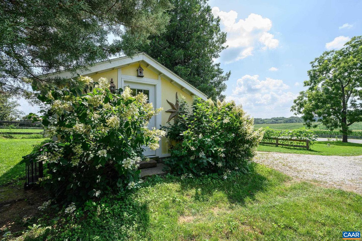 35 PAYNES LANDING RD, SCOTTSVILLE, Virginia 22945, 2 Bedrooms Bedrooms, ,2 BathroomsBathrooms,Residential,For sale,35 PAYNES LANDING RD,667737 MLS # 667737
