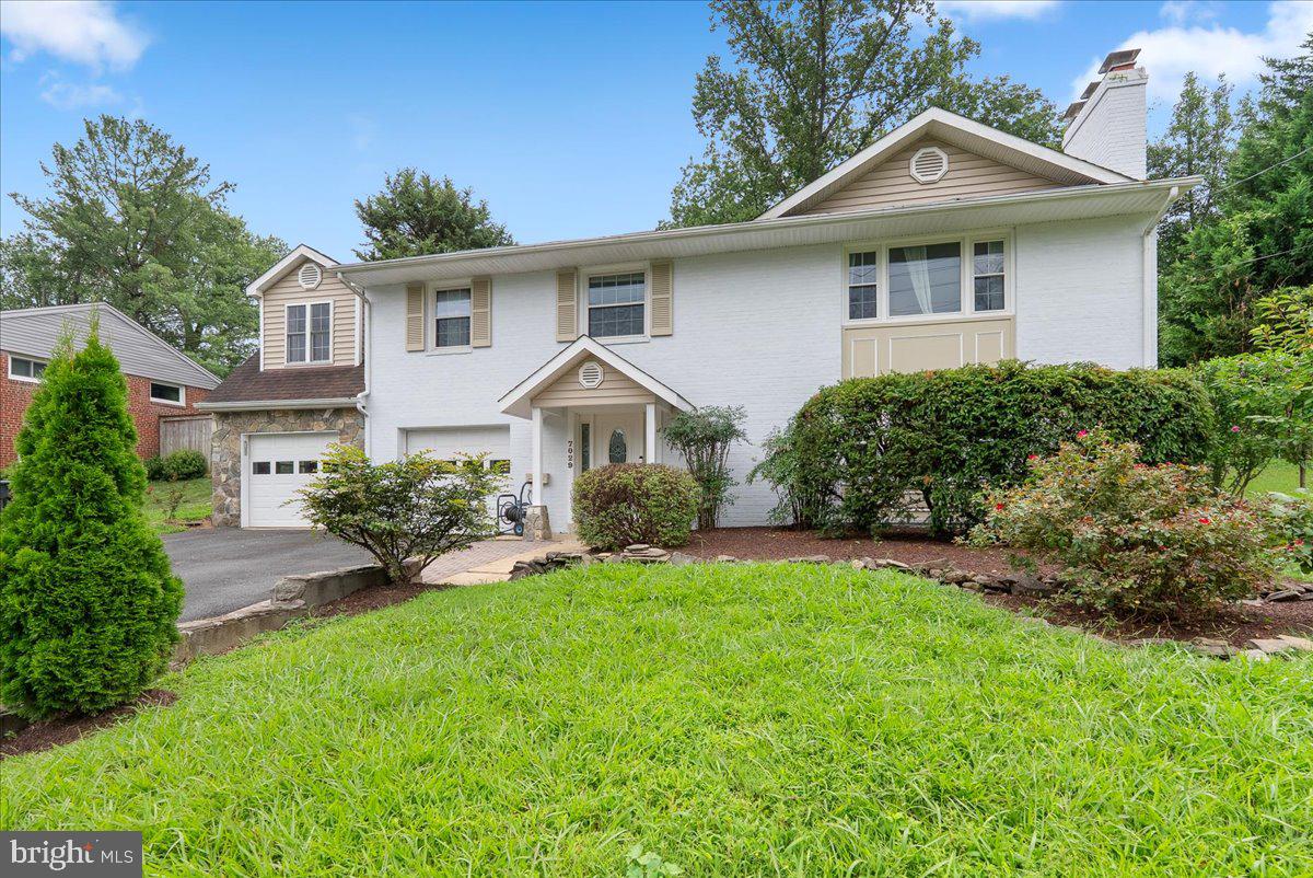 7029 OLD DOMINION DR, MCLEAN, Virginia 22101, 6 Bedrooms Bedrooms, ,3 BathroomsBathrooms,Residential,For sale,7029 OLD DOMINION DR,VAFX2261770 MLS # VAFX2261770