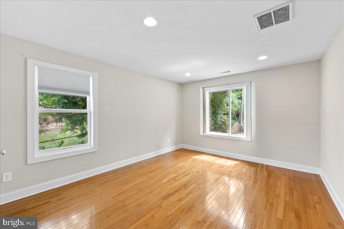 7029 OLD DOMINION DR, MCLEAN, Virginia 22101, 6 Bedrooms Bedrooms, ,3 BathroomsBathrooms,Residential,For sale,7029 OLD DOMINION DR,VAFX2261770 MLS # VAFX2261770