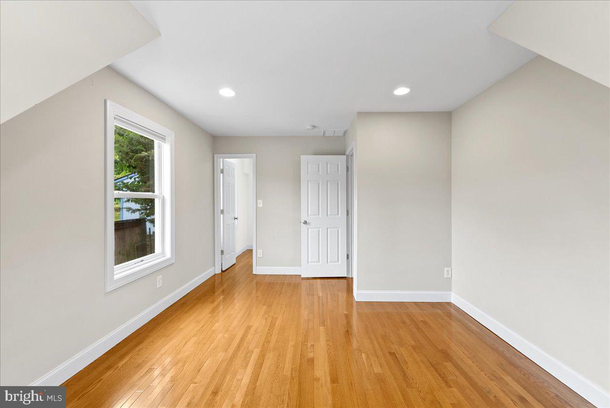 7029 OLD DOMINION DR, MCLEAN, Virginia 22101, 6 Bedrooms Bedrooms, ,3 BathroomsBathrooms,Residential,For sale,7029 OLD DOMINION DR,VAFX2261770 MLS # VAFX2261770