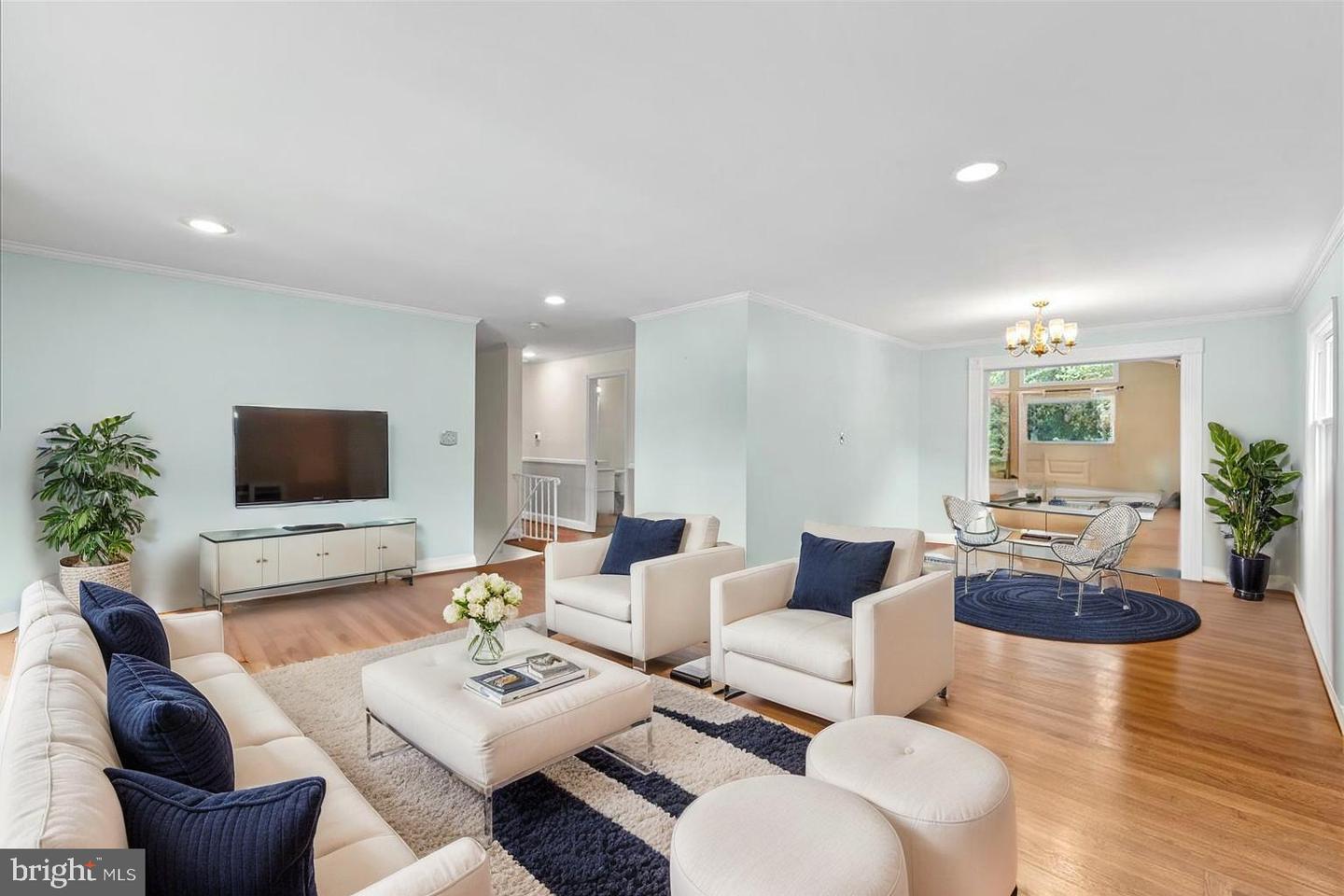 7029 OLD DOMINION DR, MCLEAN, Virginia 22101, 6 Bedrooms Bedrooms, ,3 BathroomsBathrooms,Residential,For sale,7029 OLD DOMINION DR,VAFX2261770 MLS # VAFX2261770