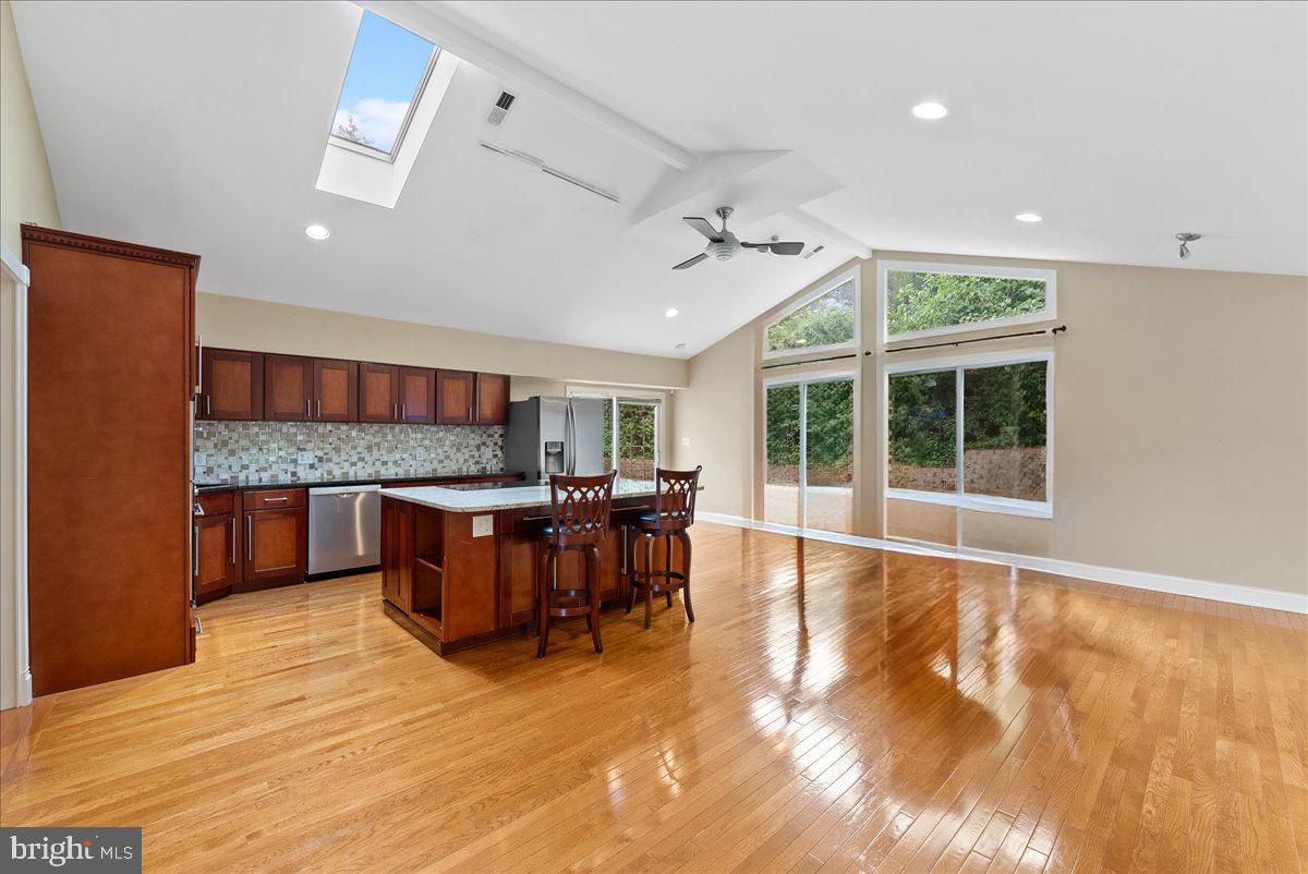 7029 OLD DOMINION DR, MCLEAN, Virginia 22101, 6 Bedrooms Bedrooms, ,3 BathroomsBathrooms,Residential,For sale,7029 OLD DOMINION DR,VAFX2261770 MLS # VAFX2261770