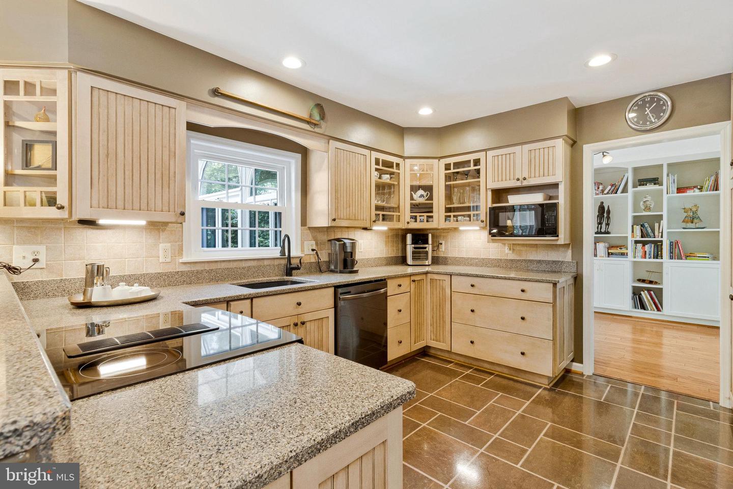 3518 MOUNT BURNSIDE WAY, WOODBRIDGE, Virginia 22192, 4 Bedrooms Bedrooms, ,3 BathroomsBathrooms,Residential,For sale,3518 MOUNT BURNSIDE WAY,VAPW2101714 MLS # VAPW2101714