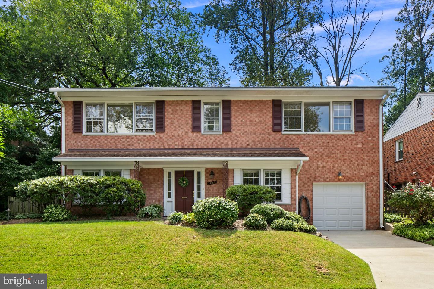 2728 S GROVE ST, ARLINGTON, Virginia 22202, 3 Bedrooms Bedrooms, ,2 BathroomsBathrooms,Residential,For sale,2728 S GROVE ST,VAAR2062410 MLS # VAAR2062410