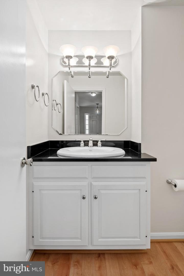 2728 S GROVE ST, ARLINGTON, Virginia 22202, 3 Bedrooms Bedrooms, ,2 BathroomsBathrooms,Residential,For sale,2728 S GROVE ST,VAAR2062410 MLS # VAAR2062410