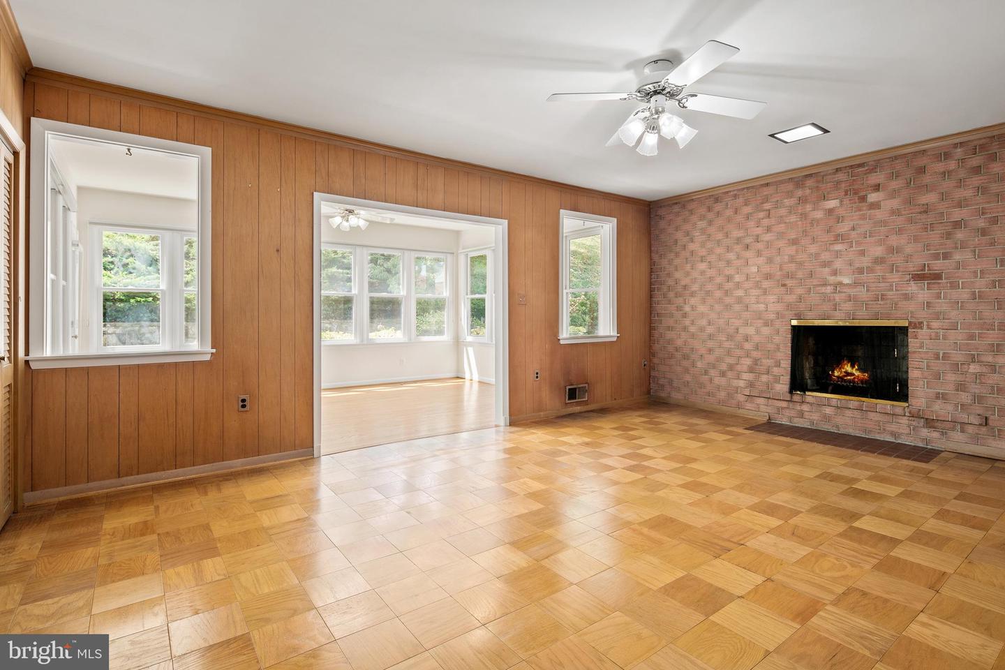 2728 S GROVE ST, ARLINGTON, Virginia 22202, 3 Bedrooms Bedrooms, ,2 BathroomsBathrooms,Residential,For sale,2728 S GROVE ST,VAAR2062410 MLS # VAAR2062410
