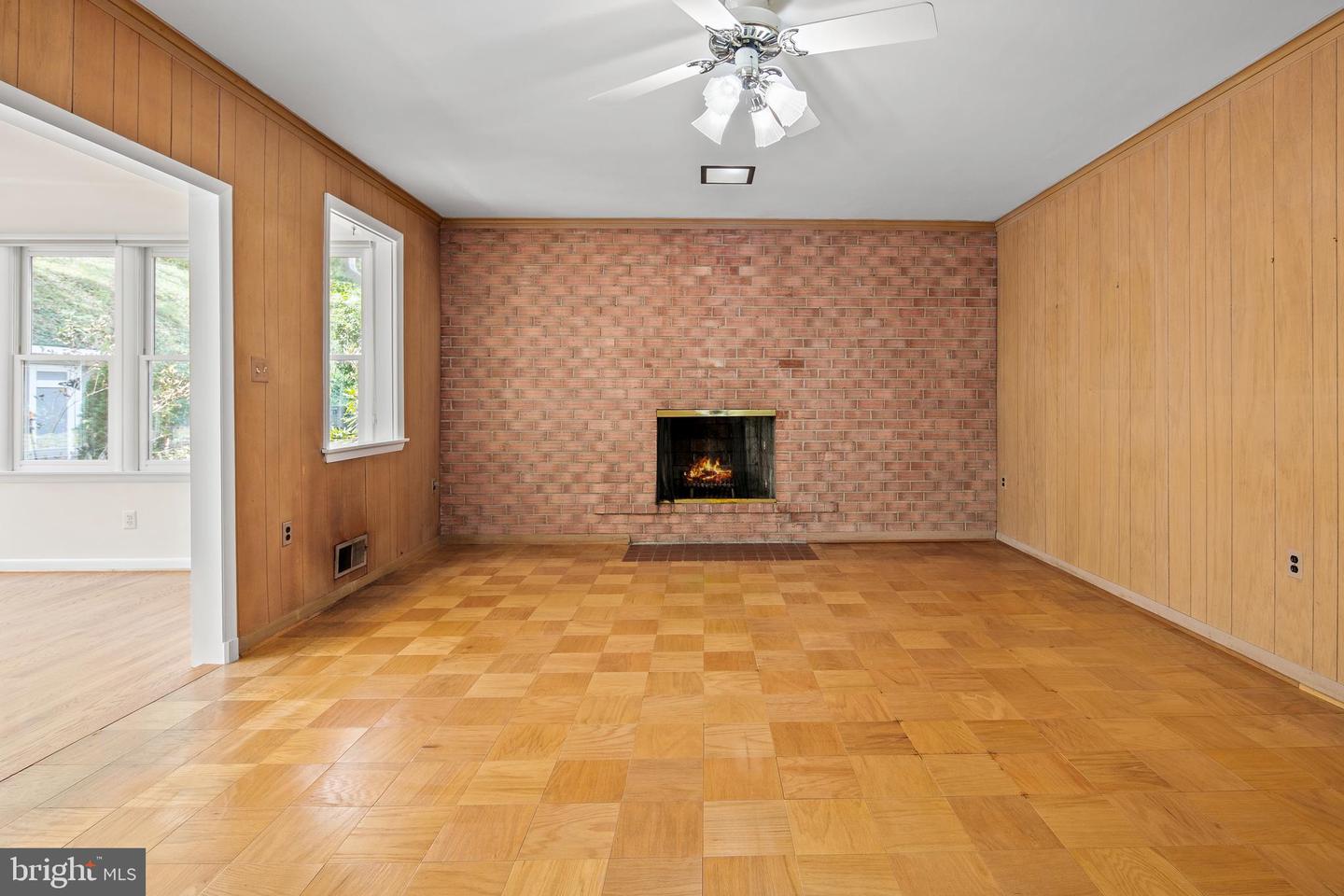 2728 S GROVE ST, ARLINGTON, Virginia 22202, 3 Bedrooms Bedrooms, ,2 BathroomsBathrooms,Residential,For sale,2728 S GROVE ST,VAAR2062410 MLS # VAAR2062410