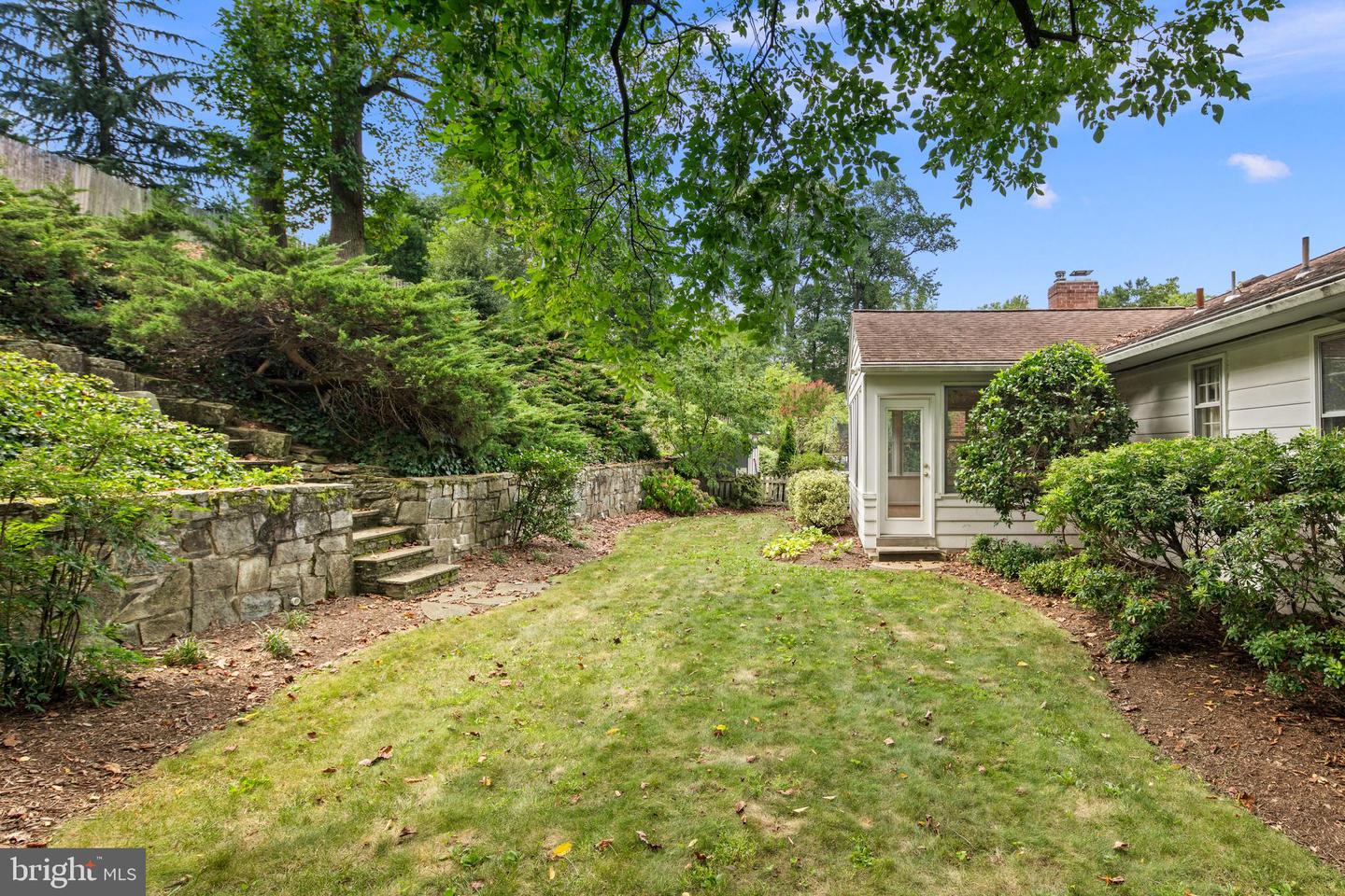 2728 S GROVE ST, ARLINGTON, Virginia 22202, 3 Bedrooms Bedrooms, ,2 BathroomsBathrooms,Residential,For sale,2728 S GROVE ST,VAAR2062410 MLS # VAAR2062410