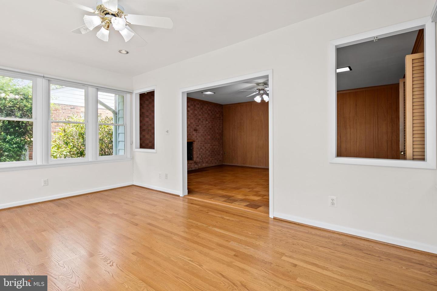 2728 S GROVE ST, ARLINGTON, Virginia 22202, 3 Bedrooms Bedrooms, ,2 BathroomsBathrooms,Residential,For sale,2728 S GROVE ST,VAAR2062410 MLS # VAAR2062410
