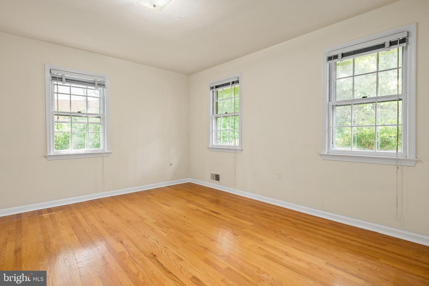 2728 S GROVE ST, ARLINGTON, Virginia 22202, 3 Bedrooms Bedrooms, ,2 BathroomsBathrooms,Residential,For sale,2728 S GROVE ST,VAAR2062410 MLS # VAAR2062410