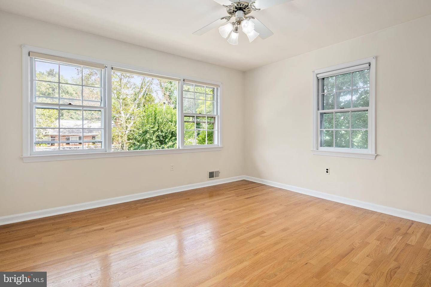 2728 S GROVE ST, ARLINGTON, Virginia 22202, 3 Bedrooms Bedrooms, ,2 BathroomsBathrooms,Residential,For sale,2728 S GROVE ST,VAAR2062410 MLS # VAAR2062410