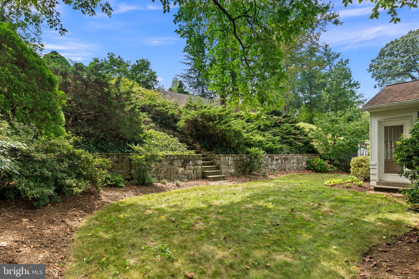 2728 S GROVE ST, ARLINGTON, Virginia 22202, 3 Bedrooms Bedrooms, ,2 BathroomsBathrooms,Residential,For sale,2728 S GROVE ST,VAAR2062410 MLS # VAAR2062410