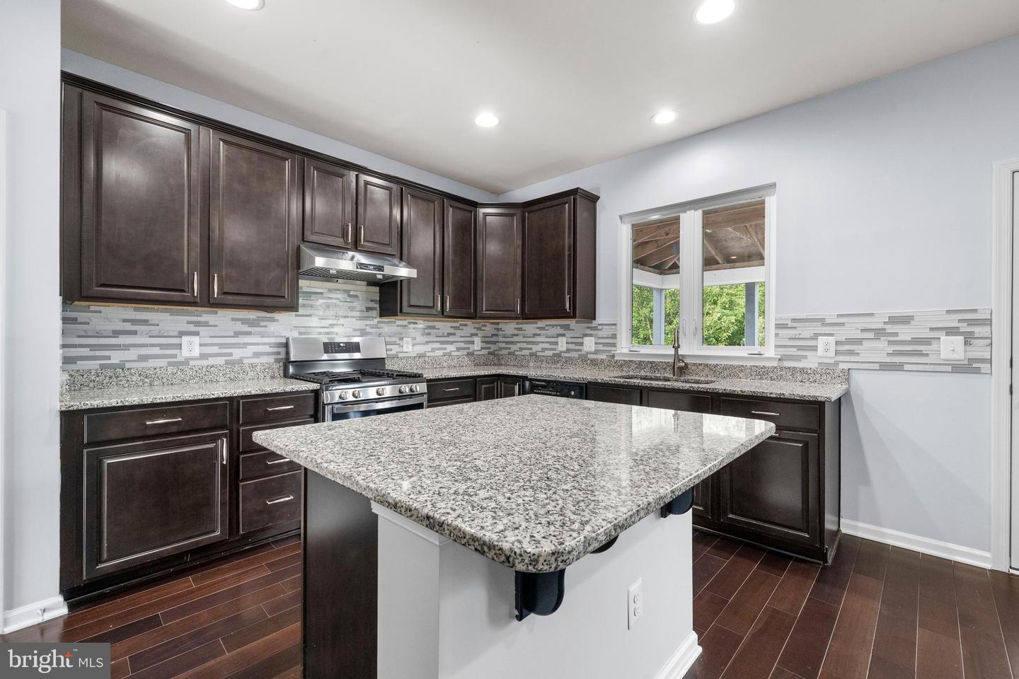 25359 WAKESTONE PARK TER, CHANTILLY, Virginia 20152, 4 Bedrooms Bedrooms, ,3 BathroomsBathrooms,Residential,For sale,25359 WAKESTONE PARK TER,VALO2104828 MLS # VALO2104828