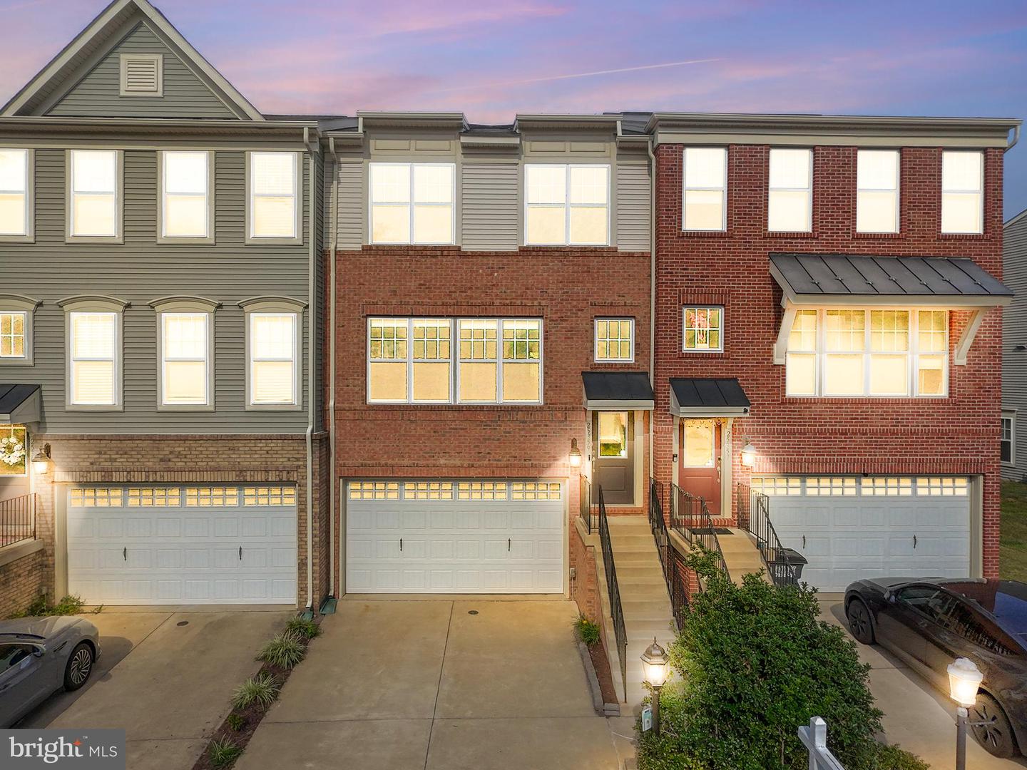 25359 WAKESTONE PARK TER, CHANTILLY, Virginia 20152, 4 Bedrooms Bedrooms, ,3 BathroomsBathrooms,Residential,For sale,25359 WAKESTONE PARK TER,VALO2104828 MLS # VALO2104828