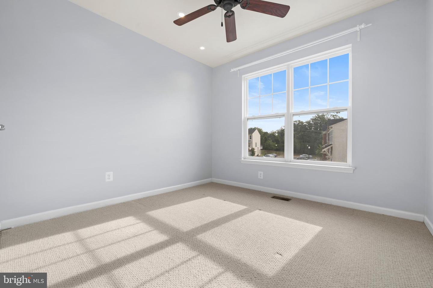 25359 WAKESTONE PARK TER, CHANTILLY, Virginia 20152, 4 Bedrooms Bedrooms, ,3 BathroomsBathrooms,Residential,For sale,25359 WAKESTONE PARK TER,VALO2104828 MLS # VALO2104828