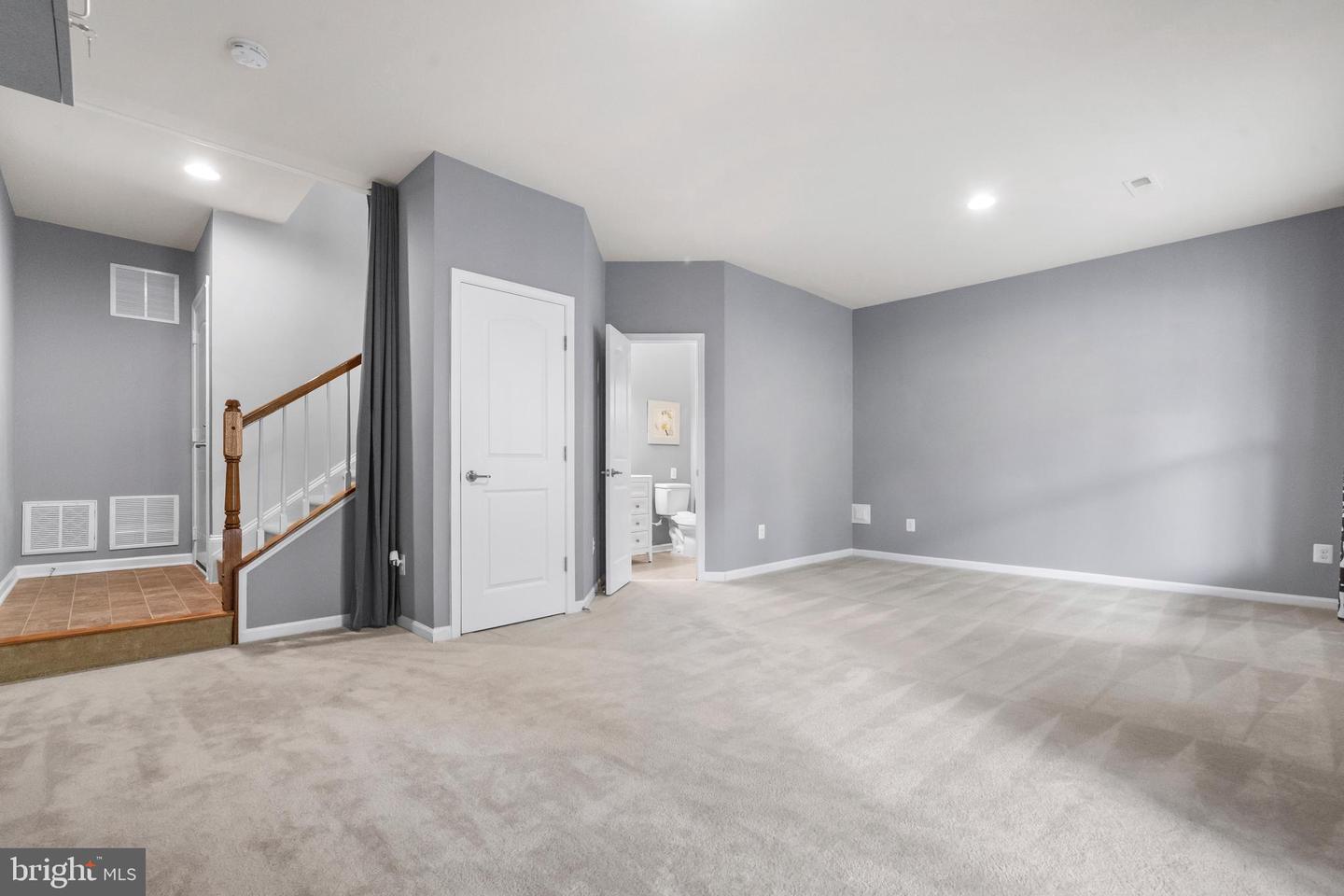 25359 WAKESTONE PARK TER, CHANTILLY, Virginia 20152, 4 Bedrooms Bedrooms, ,3 BathroomsBathrooms,Residential,For sale,25359 WAKESTONE PARK TER,VALO2104828 MLS # VALO2104828