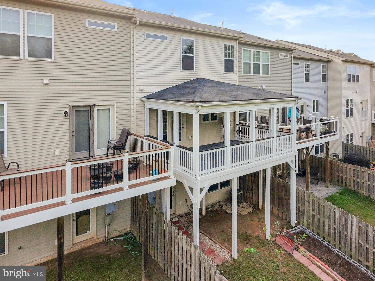25359 WAKESTONE PARK TER, CHANTILLY, Virginia 20152, 4 Bedrooms Bedrooms, ,3 BathroomsBathrooms,Residential,For sale,25359 WAKESTONE PARK TER,VALO2104828 MLS # VALO2104828