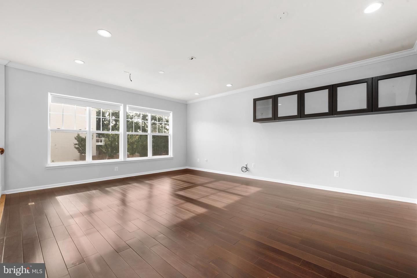 25359 WAKESTONE PARK TER, CHANTILLY, Virginia 20152, 4 Bedrooms Bedrooms, ,3 BathroomsBathrooms,Residential,For sale,25359 WAKESTONE PARK TER,VALO2104828 MLS # VALO2104828