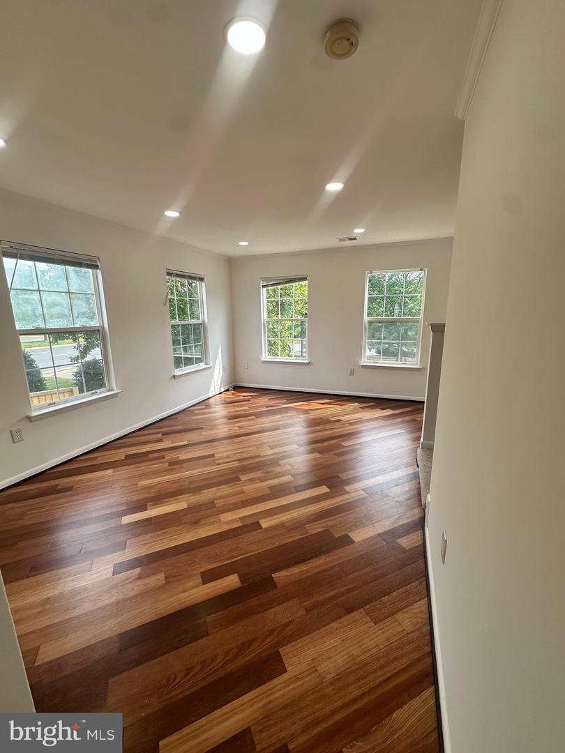 2559 PETER JEFFERSON LN, HERNDON, Virginia 20171, 4 Bedrooms Bedrooms, 4 Rooms Rooms,2 BathroomsBathrooms,Residential,For sale,2559 PETER JEFFERSON LN,VAFX2262208 MLS # VAFX2262208