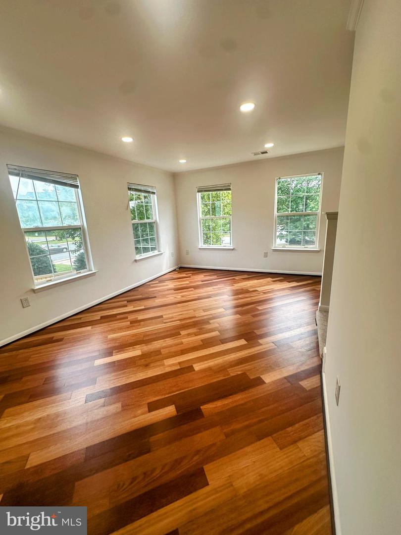 2559 PETER JEFFERSON LN, HERNDON, Virginia 20171, 4 Bedrooms Bedrooms, 4 Rooms Rooms,2 BathroomsBathrooms,Residential,For sale,2559 PETER JEFFERSON LN,VAFX2262208 MLS # VAFX2262208