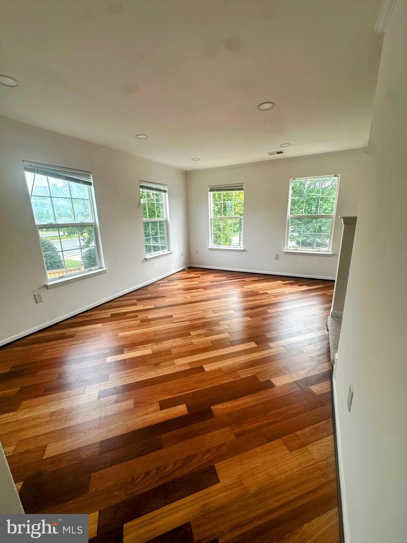 2559 PETER JEFFERSON LN, HERNDON, Virginia 20171, 4 Bedrooms Bedrooms, 4 Rooms Rooms,2 BathroomsBathrooms,Residential,For sale,2559 PETER JEFFERSON LN,VAFX2262208 MLS # VAFX2262208