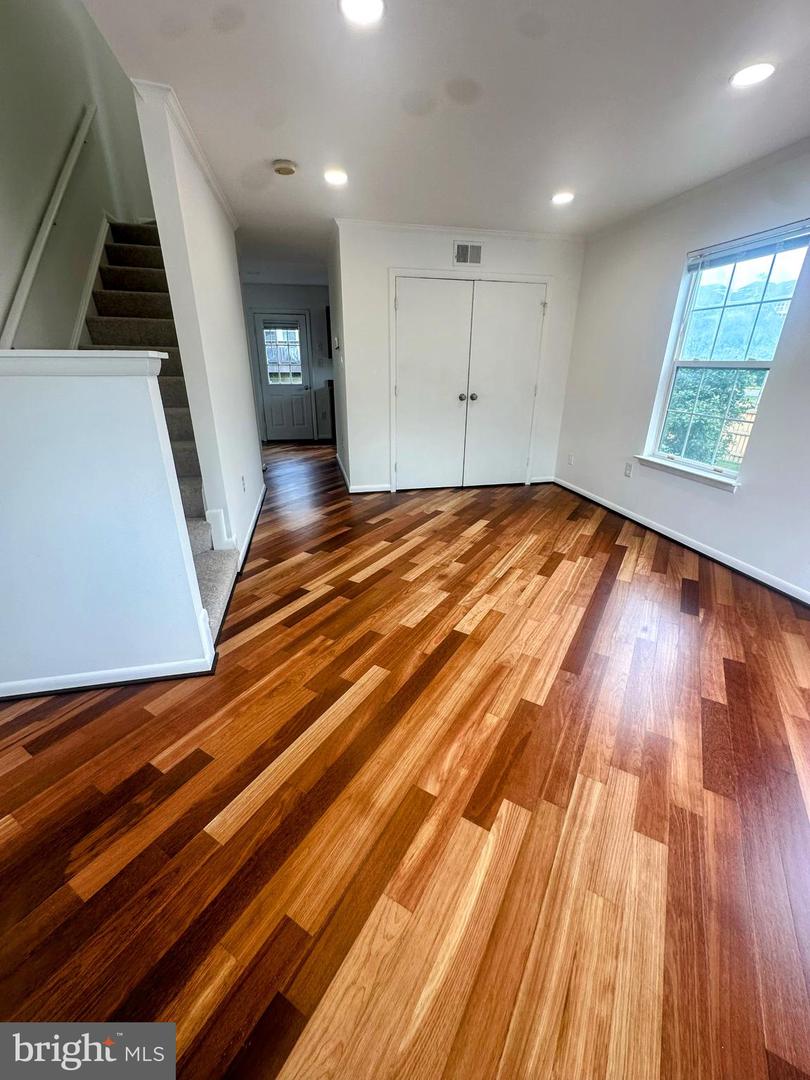 2559 PETER JEFFERSON LN, HERNDON, Virginia 20171, 4 Bedrooms Bedrooms, 4 Rooms Rooms,2 BathroomsBathrooms,Residential,For sale,2559 PETER JEFFERSON LN,VAFX2262208 MLS # VAFX2262208