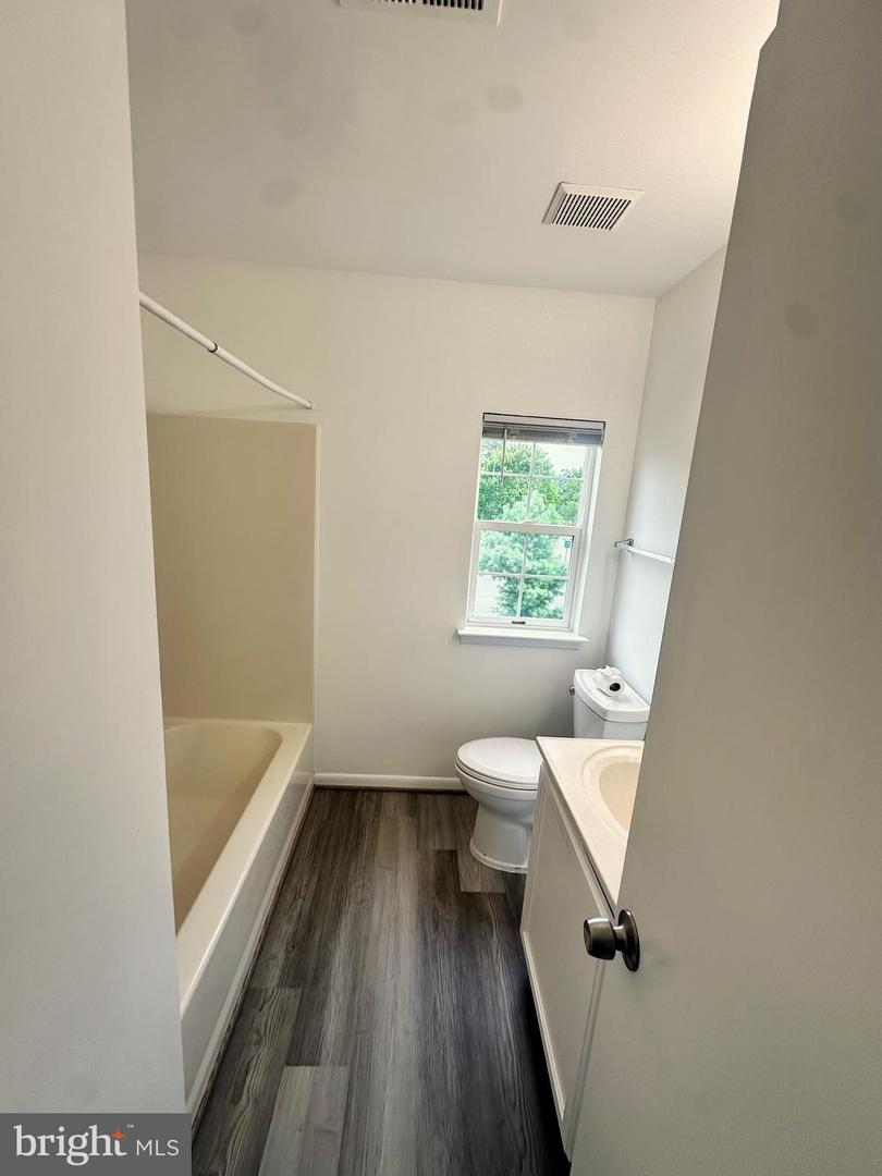 2559 PETER JEFFERSON LN, HERNDON, Virginia 20171, 4 Bedrooms Bedrooms, 4 Rooms Rooms,2 BathroomsBathrooms,Residential,For sale,2559 PETER JEFFERSON LN,VAFX2262208 MLS # VAFX2262208